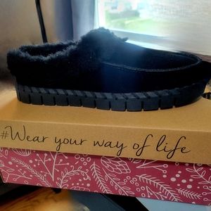 Muk Luk Slippers - 7